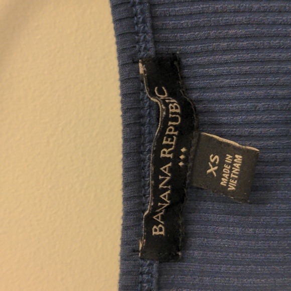 Banana Republic tanks 🛍️BOGO $10 Items - Picture 5 of 6